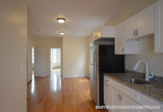 16 Chelsea St in Boston, MA - Building Photo - Building Photo