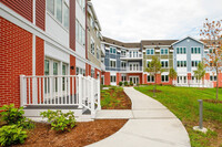 Metro Green Court in Stamford, CT - Foto de edificio - Building Photo