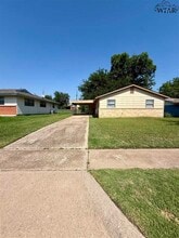 1635 Sumner Terrace in Wichita Falls, TX - Building Photo - Building Photo