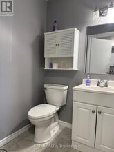 255 Northlake Dr in Waterloo, ON - Building Photo - Building Photo