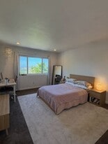 9833 Genesee Ave in San Diego, CA - Building Photo