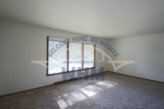 8526 W Appleton Ave-Unit -Upper Unit in Milwaukee, WI - Building Photo - Building Photo