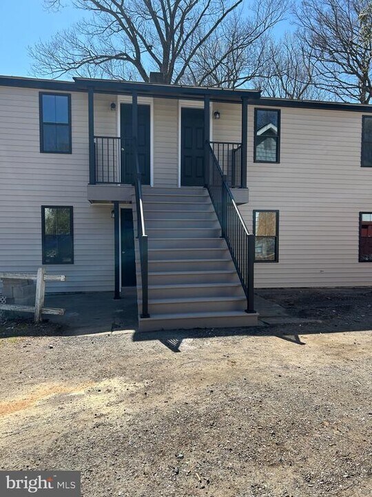156 N Walnut St in Kennett Square, PA - Building Photo