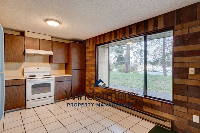 51 NW Columbia Dr in Oak Harbor, WA - Building Photo - Building Photo