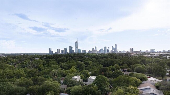 921 Walter St in Austin, TX - Building Photo - Building Photo
