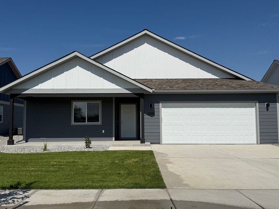 2021 Waterfall Trl in Belgrade, MT - Building Photo
