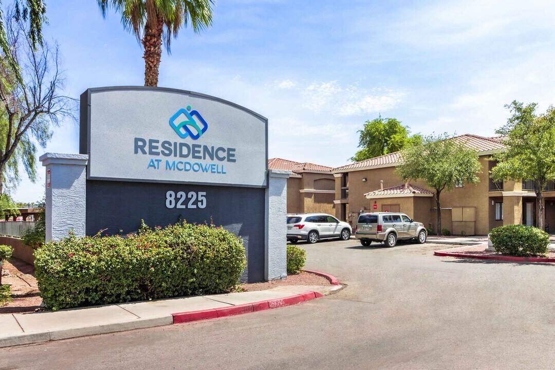 Residence at McDowell in Phoenix, AZ - Foto de edificio