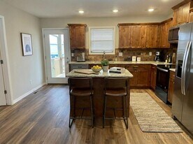 3 Kimberling Blvd in Kimberling City, MO - Building Photo