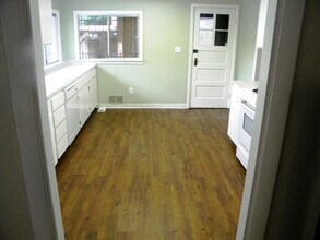 5411 SE 70th Ave in Portland, OR - Building Photo - Building Photo