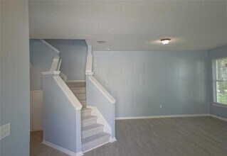 6760 Eagle Feather Dr in Riverview, FL - Foto de edificio - Building Photo