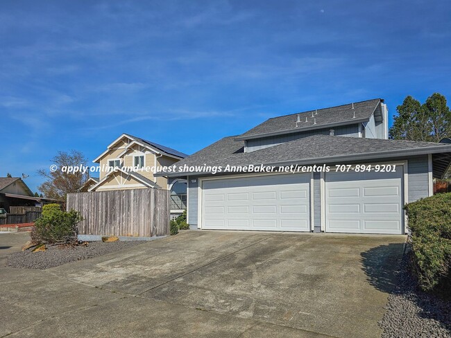 127 Melva Ct in Windsor, CA - Building Photo - Building Photo