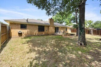 1306 Timber Ridge Dr in Euless, TX - Building Photo - Building Photo