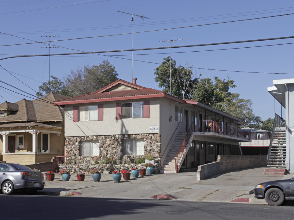 545 S 5th St in San Jose, CA - Building Photo