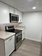 16801 N 26th St in Phoenix, AZ - Building Photo - Building Photo