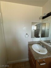 305 N 10th St in Las Vegas, NV - Building Photo - Building Photo