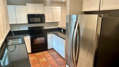 2 Deerfield Dr in Wimberley, TX - Building Photo - Building Photo