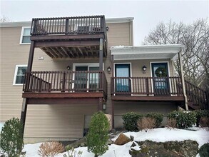 351 New London Ave in Warwick, RI - Building Photo - Building Photo