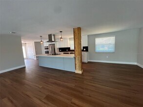 935 Contento St in Siesta Key, FL - Building Photo - Building Photo