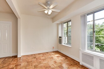 Majestic in Washington, DC - Building Photo - Building Photo