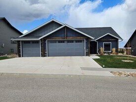 7994 Brooks Loop in Spearfish, SD - Building Photo
