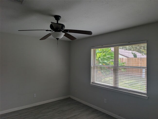 5813 Misty Meadow St in League City, TX - Building Photo - Building Photo