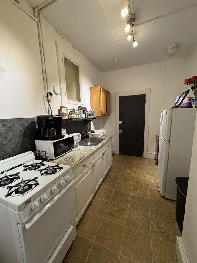 property at 711-11 Court St