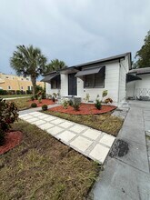 626 37th St, Unit Main House in West Palm Beach, FL - Building Photo - Building Photo