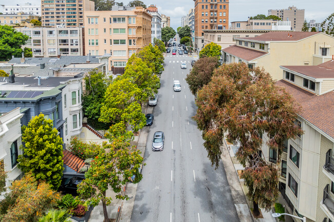 1700 Gough St in San Francisco, CA - Foto de edificio - Building Photo