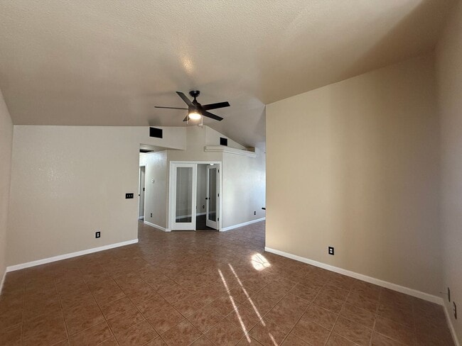 2485 Armour Ave in Kingman, AZ - Foto de edificio - Building Photo