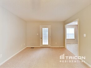 907 S Philwood Ct in Fuquay Varina, NC - Building Photo - Building Photo