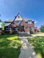 8035 Potomac St in Center Line, MI - Building Photo