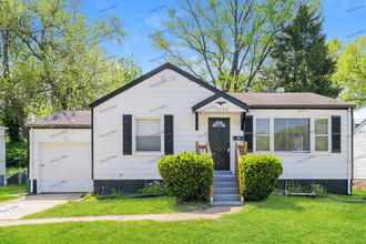 10148 Coburg Lands Dr in St. Louis, MO - Building Photo - Building Photo