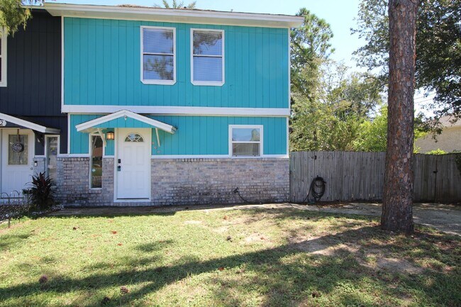 950 Coronado Dr in Gulf Breeze, FL - Building Photo - Building Photo