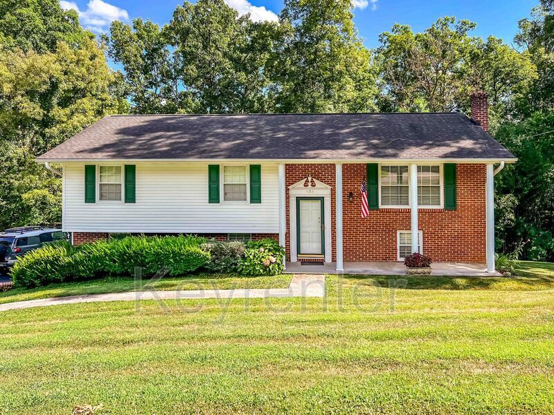 830 Gondola Dr in Knoxville, TN - Building Photo