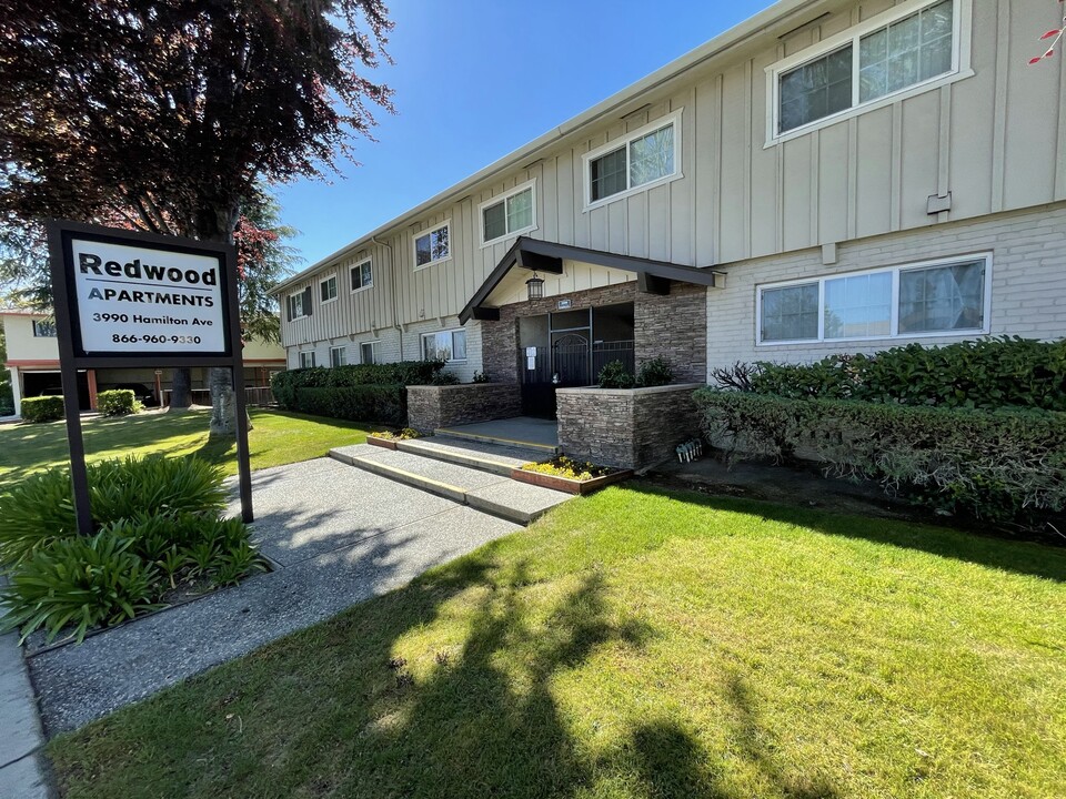 Redwood Apartments in San Jose, CA - Building Photo