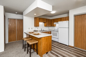 River Park Place Apartments in Mukwonago, WI - Foto de edificio - Interior Photo