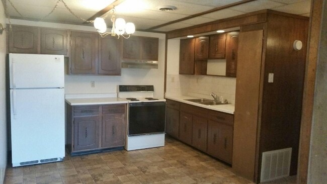 960 1st Ave in Chippewa Falls, WI - Building Photo - Building Photo