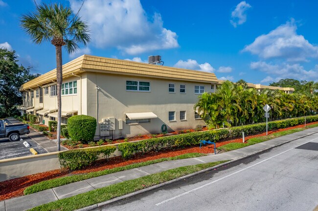 Chalet on the Lake in St. Petersburg, FL - Building Photo - Building Photo