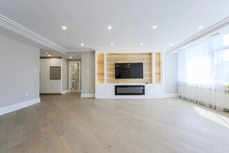 500-500 Avenue Rd in Toronto, ON - Building Photo - Building Photo