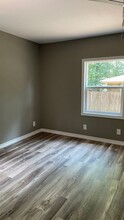 916 Cason St in Nacogdoches, TX - Foto de edificio - Building Photo