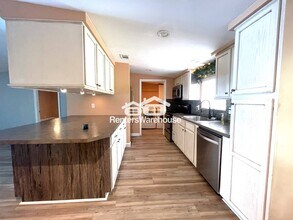 28639 Bennington Dr in Zephyrhills, FL - Building Photo - Building Photo