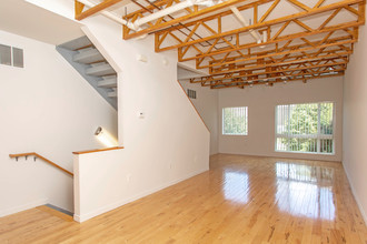 Amber Oak Townhomes in Royal Oak, MI - Foto de edificio - Interior Photo