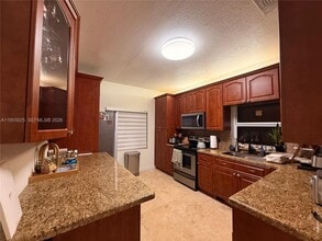 17262 NW 6th Ct in Pembroke Pines, FL - Building Photo - Building Photo