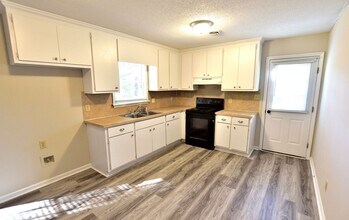 728 Salisbury Dr in Rocky Mount, NC - Building Photo - Building Photo