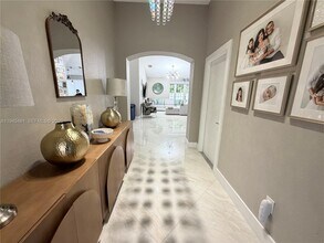 8737 NW 168th Ln in Hialeah, FL - Building Photo - Building Photo