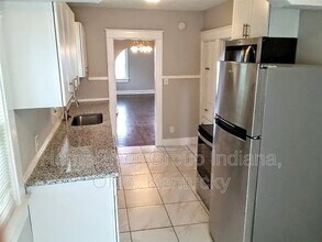 1328 Wakefield Ave in Dayton, OH - Foto de edificio - Building Photo