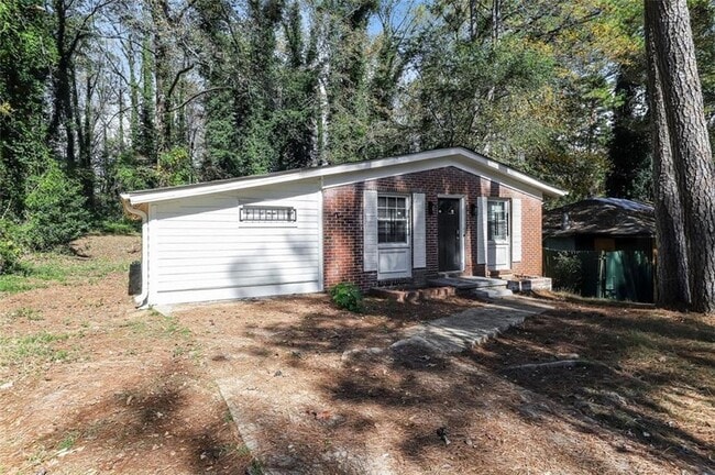 210 Oak Dr SE in Atlanta, GA - Building Photo - Building Photo