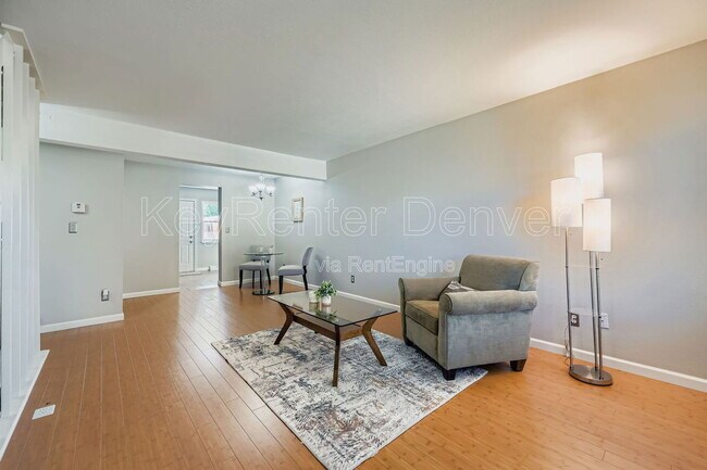 1482 S Pierson St in Lakewood, CO - Building Photo - Building Photo