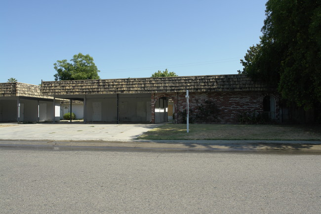 632-644 E Kaweah Ave in Visalia, CA - Foto de edificio - Building Photo