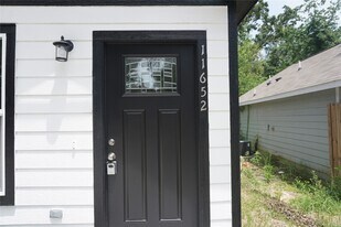 11652 Vistawood St in Willis, TX - Building Photo